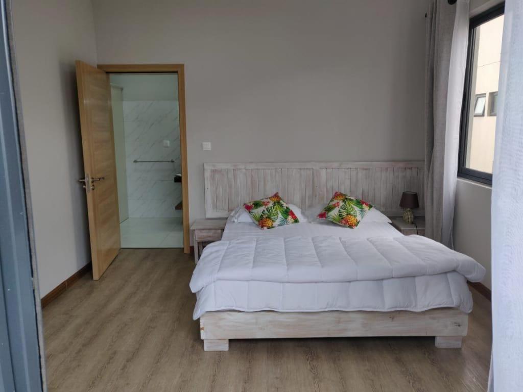 Flic-en-Flacq Shanti Haveli Beachfront Apartments מראה חיצוני תמונה