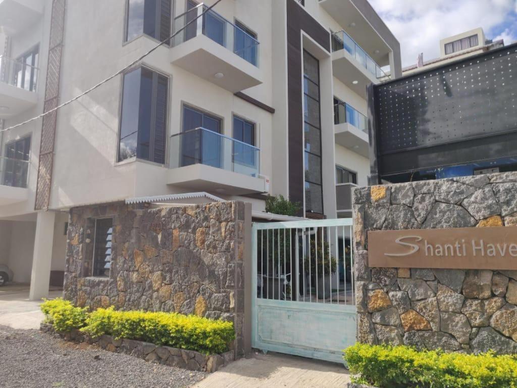 Flic-en-Flacq Shanti Haveli Beachfront Apartments מראה חיצוני תמונה