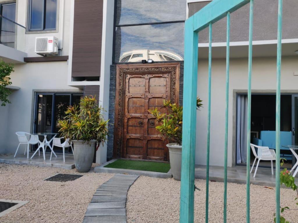 Flic-en-Flacq Shanti Haveli Beachfront Apartments מראה חיצוני תמונה